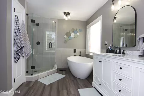 Bath - 648 Fieldstone Way, Evans, GA 30809 photo 3 of 7