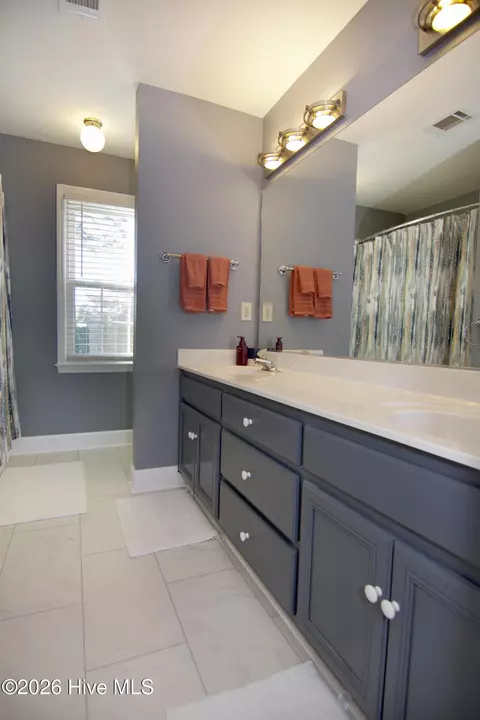 Bath - 648 Fieldstone Way, Evans, GA 30809 photo 1 of 7