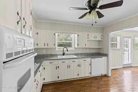 Kitchen - 410 Johns Rd, Thomson, GA 30824 photo 3 of 3