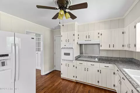 Kitchen - 410 Johns Rd, Thomson, GA 30824 photo 1 of 3