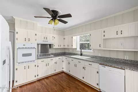 Kitchen - 410 Johns Rd, Thomson, GA 30824 photo 2 of 3