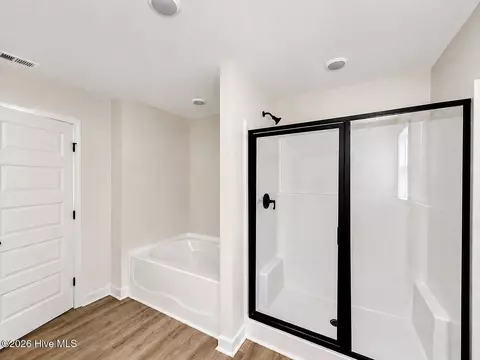 Bath - 261 Yardley Dr, Smithfield, NC 27577 photo 3 of 4