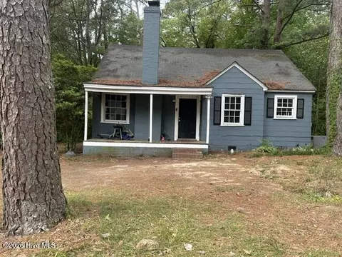 915 College Cir N, Wilson, NC 27893
