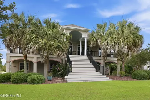 239 Water Oak Dr, Newport, NC 28570