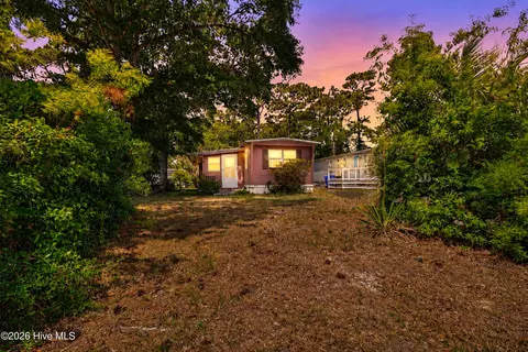 131 NE 75th St, Oak Island, NC 28465