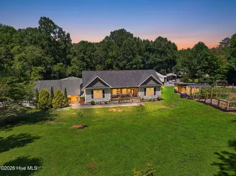167 Parker Adams Dr, Hayesville, NC 28904