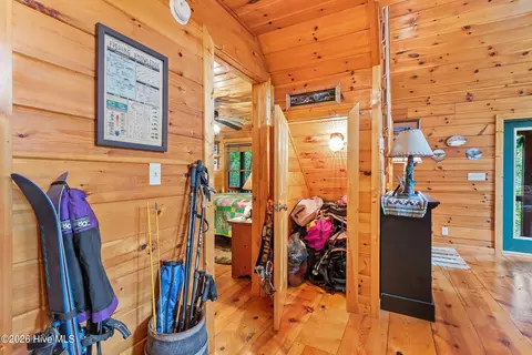 Entry Way - 310 Ringtail Run, Murphy, NC 28906 photo 4 of 7