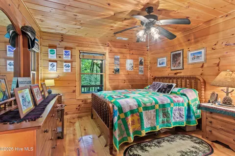 Bedroom - 310 Ringtail Run, Murphy, NC 28906 photo 2 of 4