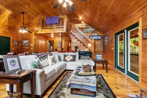 Living - 310 Ringtail Run, Murphy, NC 28906 photo 4 of 4