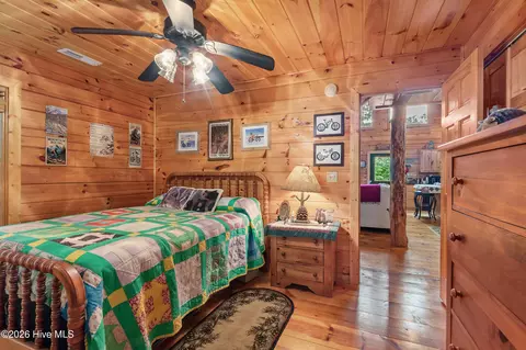 Bedroom - 310 Ringtail Run, Murphy, NC 28906 photo 3 of 4