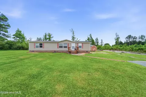 131 Thomas Roberts Rd, Magnolia, NC 28453