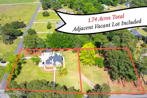 608 N East St, Roseboro, NC 28382