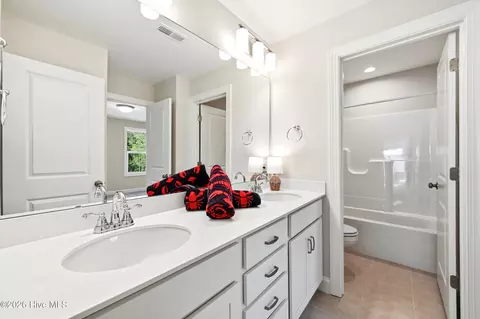Bath - 55 N Dyer Dr, Hampstead, NC 28443 photo 3 of 4