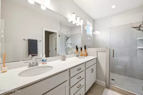 Bath - 55 N Dyer Dr, Hampstead, NC 28443 photo 2 of 4