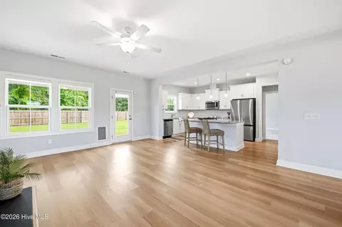 Living - 55 N Dyer Dr, Hampstead, NC 28443 photo 4 of 4