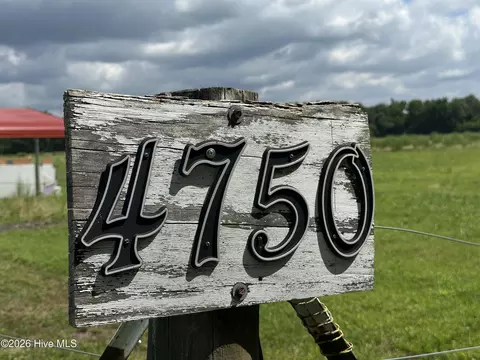 4750 Peacock Rd, Whiteville, NC 28472