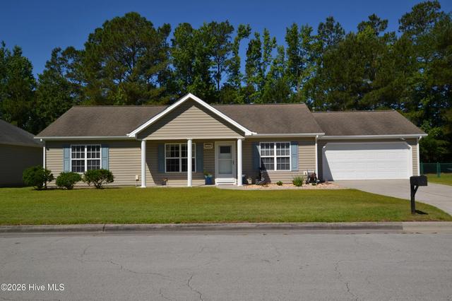 135 Corinth Dr, New Bern, NC 28562