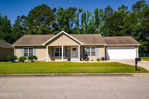 135 Corinth Dr, New Bern, NC 28562
