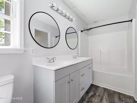 Bath - 409 Spring Dr, Jacksonville, NC 28540 photo 4 of 4