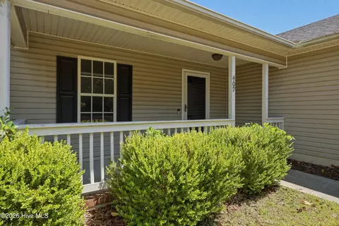 Exterior - 409 Spring Dr, Jacksonville, NC 28540 photo 2 of 9