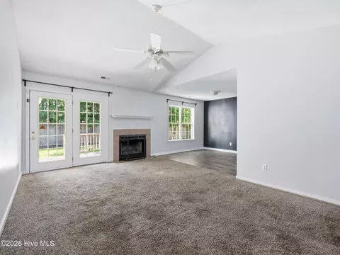 Living - 409 Spring Dr, Jacksonville, NC 28540 photo 2 of 5