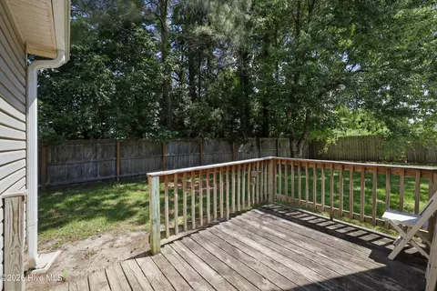 Exterior - 409 Spring Dr, Jacksonville, NC 28540 photo 7 of 9