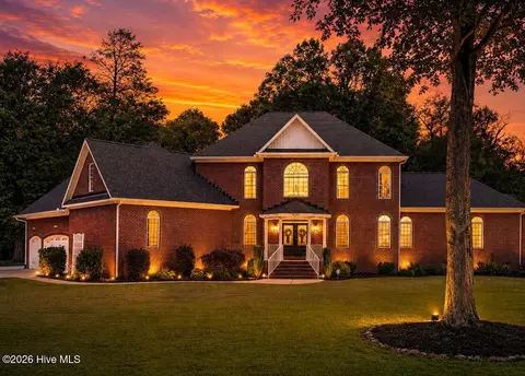 4000 Sterling Trace Dr, Winterville, NC 28590
