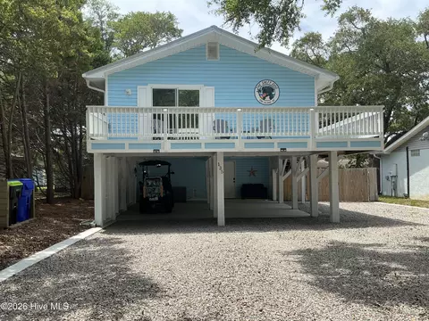 135 NW 3rd St, Oak Island, NC 28465