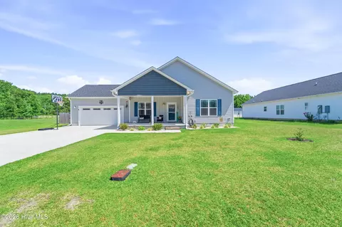 103 Thoroughbred Run, Richlands, NC 28574