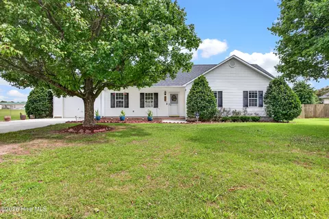 116 Annie Rd, Richlands, NC 28574