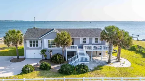 124 Headen Ln, Atlantic Beach, NC 28512