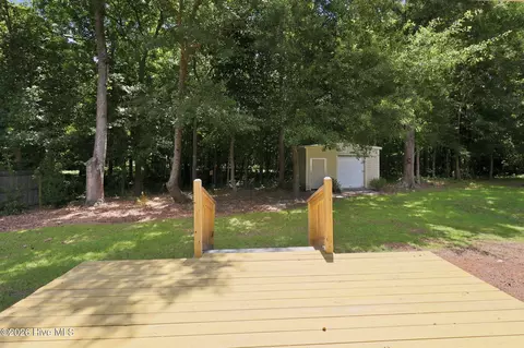 Exterior - 317 Doral Dr, Hampstead, NC 28443 photo 4 of 7