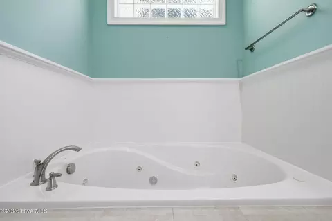 Bath - 317 Doral Dr, Hampstead, NC 28443 photo 3 of 5