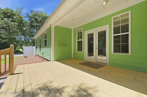 Exterior - 317 Doral Dr, Hampstead, NC 28443 photo 3 of 7