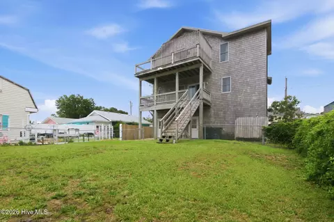 Exterior - 504 Suffolk St, Kill Devil Hills, NC 27948 photo 9 of 12