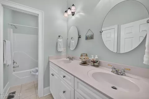 Bath - 109 Currant Ln, Hampstead, NC 28443 photo 4 of 7