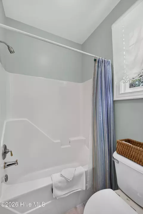 Bath - 109 Currant Ln, Hampstead, NC 28443 photo 5 of 7