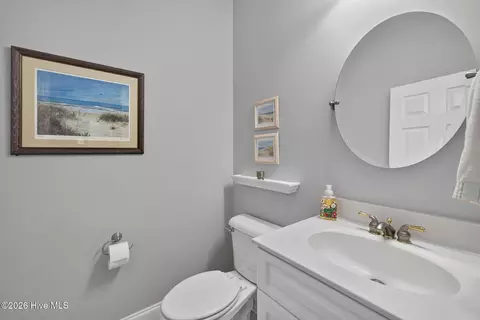 Bath - 109 Currant Ln, Hampstead, NC 28443 photo 6 of 7