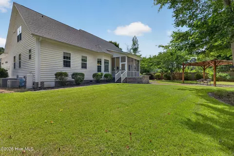 Exterior - 109 Currant Ln, Hampstead, NC 28443 photo 10 of 10