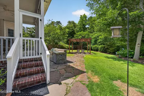 Exterior - 109 Currant Ln, Hampstead, NC 28443 photo 5 of 10
