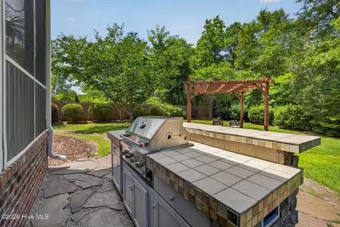 Exterior - 109 Currant Ln, Hampstead, NC 28443 photo 6 of 10