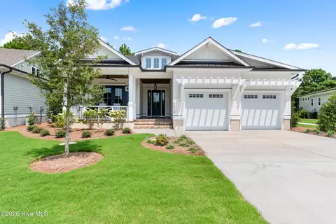 3864 Reserve Club Dr, Southport, NC 28461