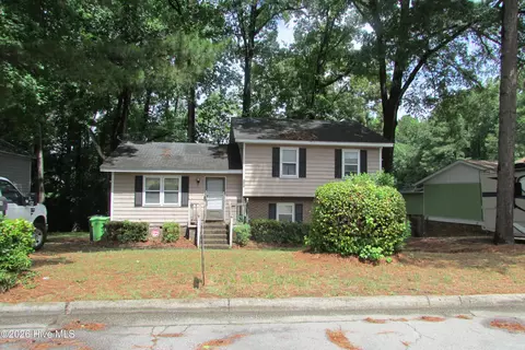 2804 Sourwood St, Raleigh, NC 27610