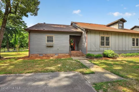 2906 Derby Dr, Kinston, NC 28504