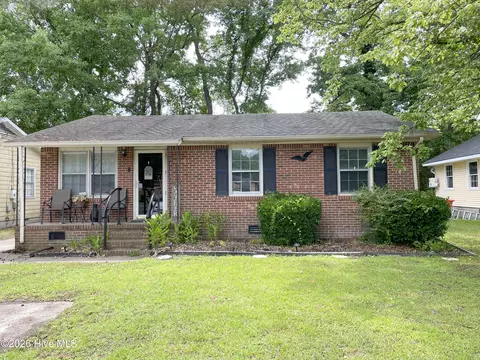 731 Cardwell St, Elizabeth City, NC 27909