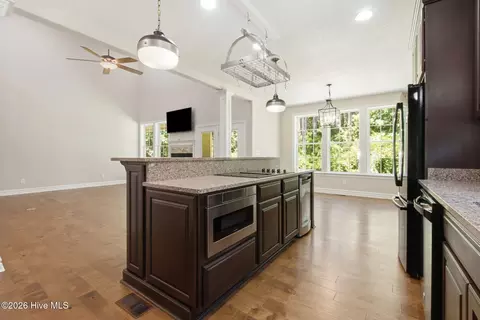 Kitchen - 101 Will Ct, Harbinger, NC 27941 photo 2 of 3