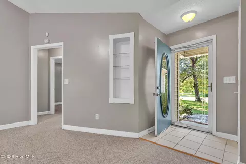 219 E Ivybridge Dr, Hubert, NC 28539 photo 5