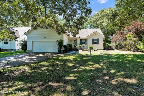 219 E Ivybridge Dr, Hubert, NC 28539 photo 2