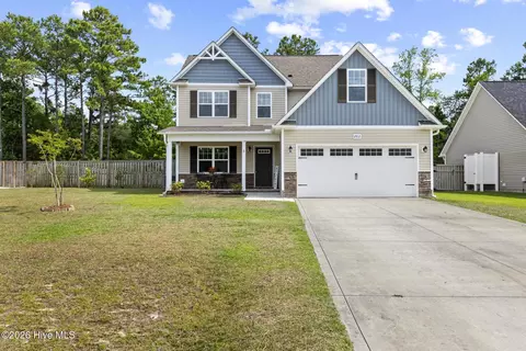 282 Breakwater Dr, Sneads Ferry, NC 28460