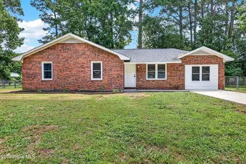 416 Kenwood Dr, Jacksonville, NC 28540